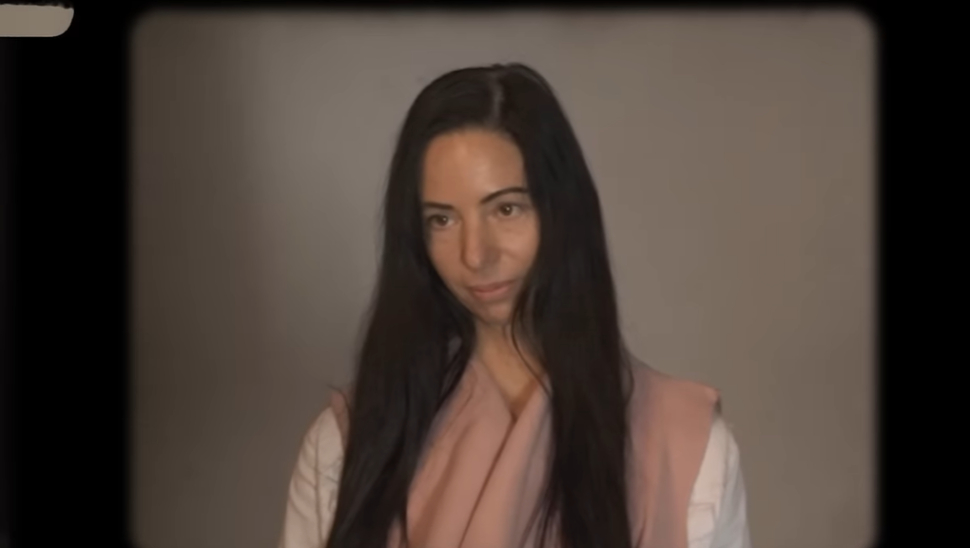 Az önbizalomhiányos Anita az átváltoztatás előtt Jákob Zoltán műsorában, a Szépség Guruban